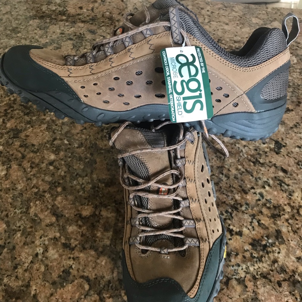 Men’s Merrell waterproof vibram shoes